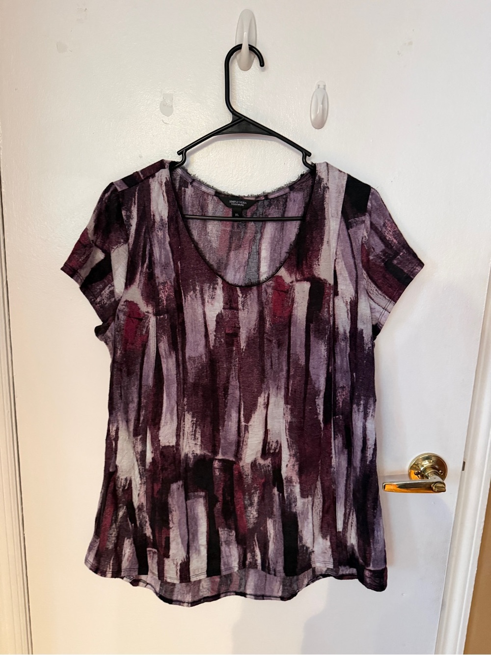 Simply Vera Vera Wang Plum and Black Brushstroke Scoop Neck Tee